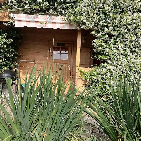 Apartma Suzy Pobegi Esterno foto