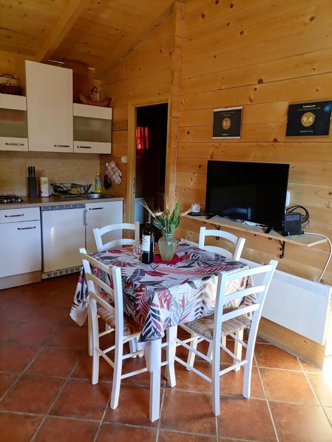 Apartma Suzy Pobegi Esterno foto