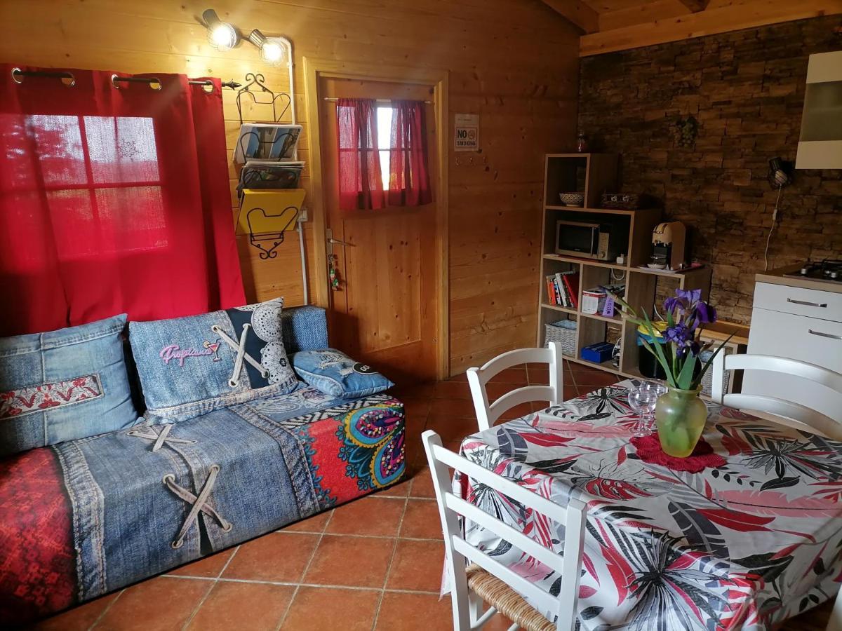 Apartma Suzy Pobegi Esterno foto