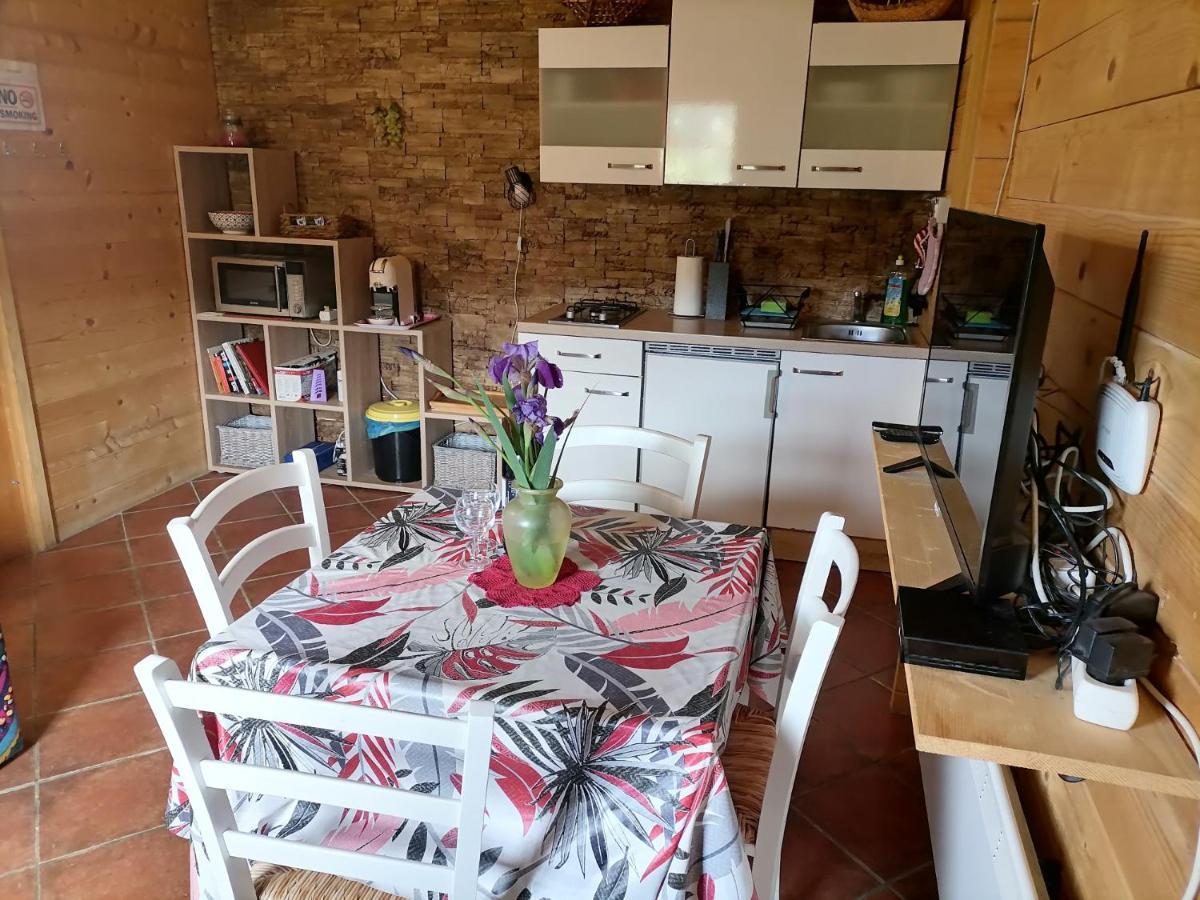 Apartma Suzy Pobegi Esterno foto